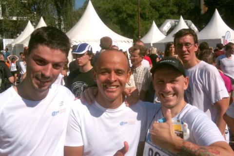 Axecibles franchit la ligne d’arrivée du marathon de Lille 2011